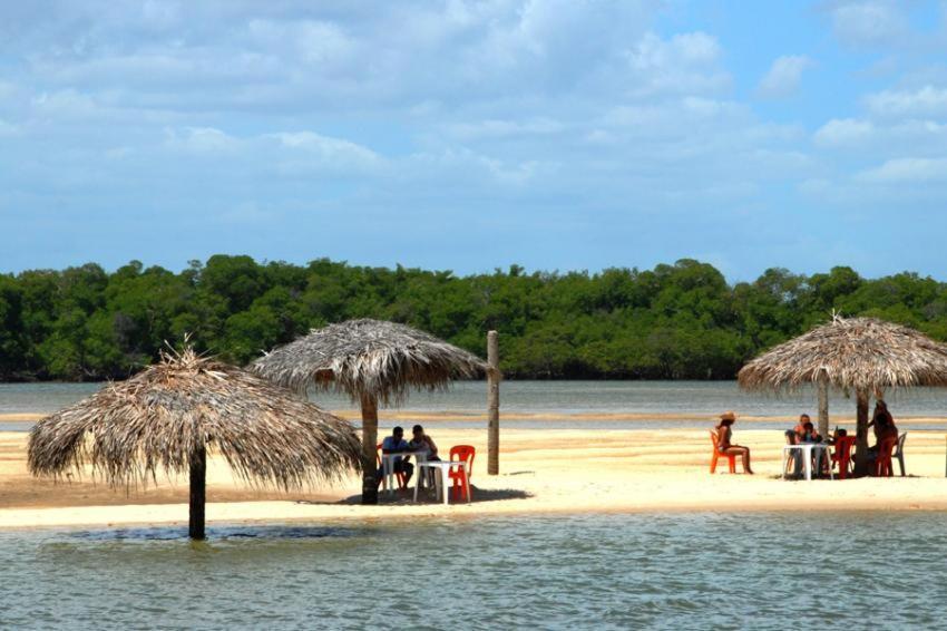 Вилла Oceano Azul Hospedagens A 50 M Da Orla-Passarela Do Caranguejo Аракажу Экстерьер фото